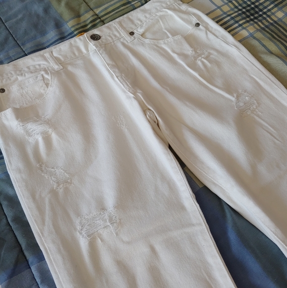 White Distressed Refuge Jeans - Picture 2 of 5